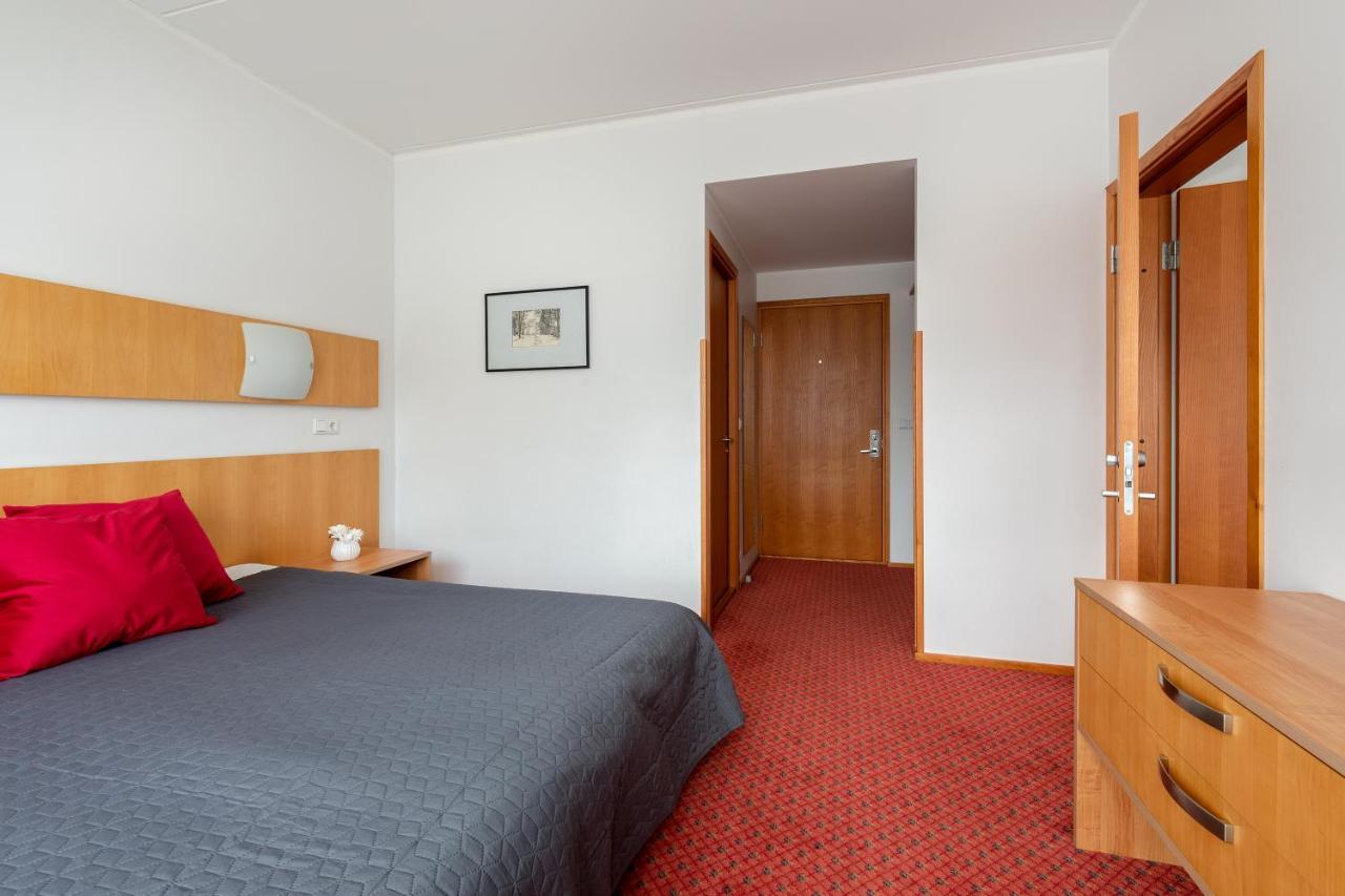 Raadimoisa Hotell Тарту Екстериор снимка