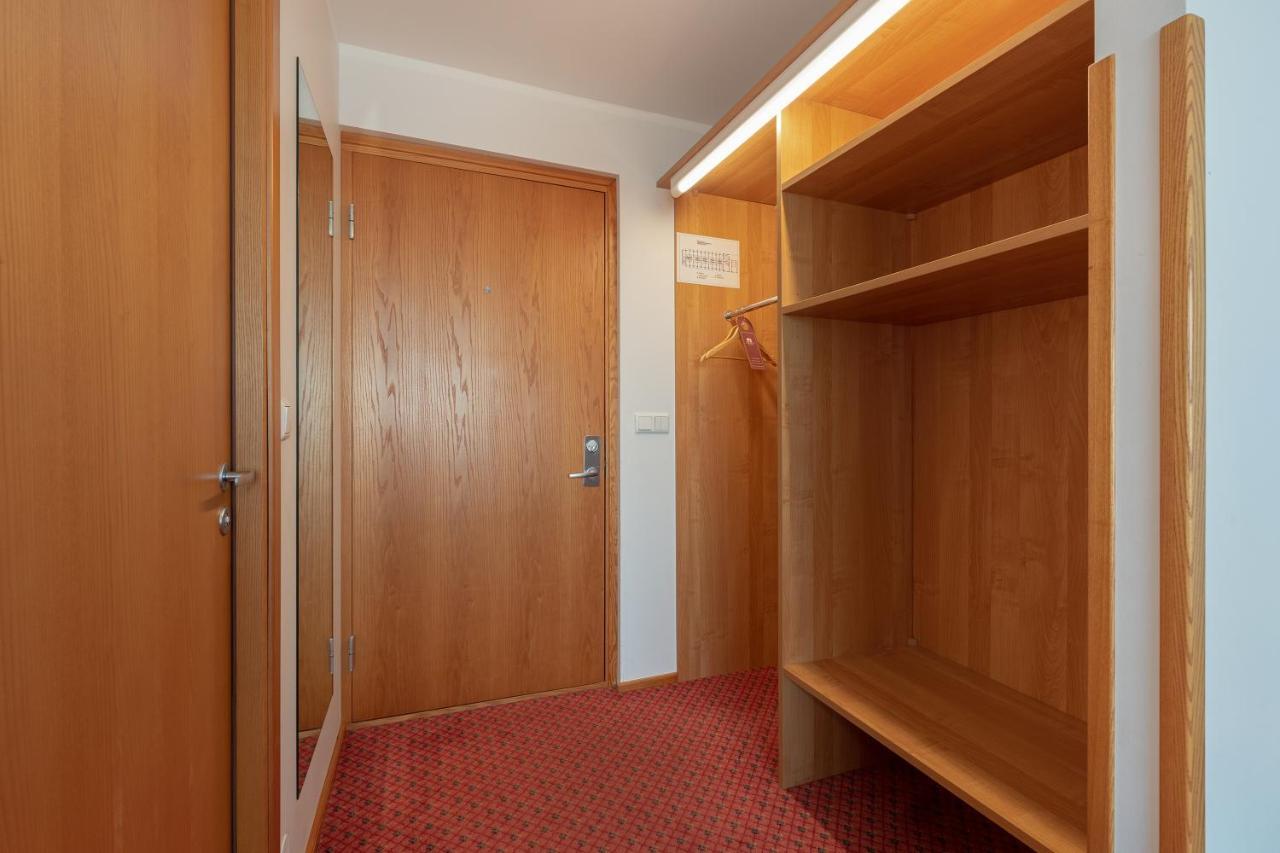 Raadimoisa Hotell Тарту Екстериор снимка