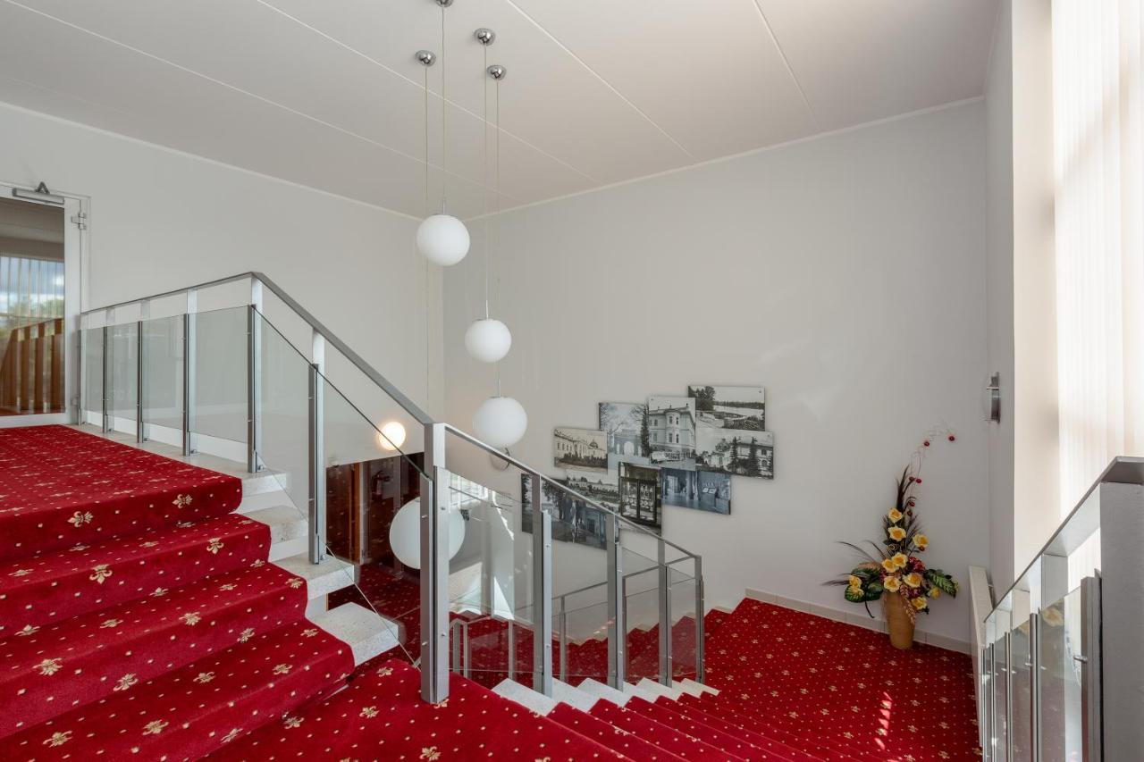 Raadimoisa Hotell Тарту Екстериор снимка