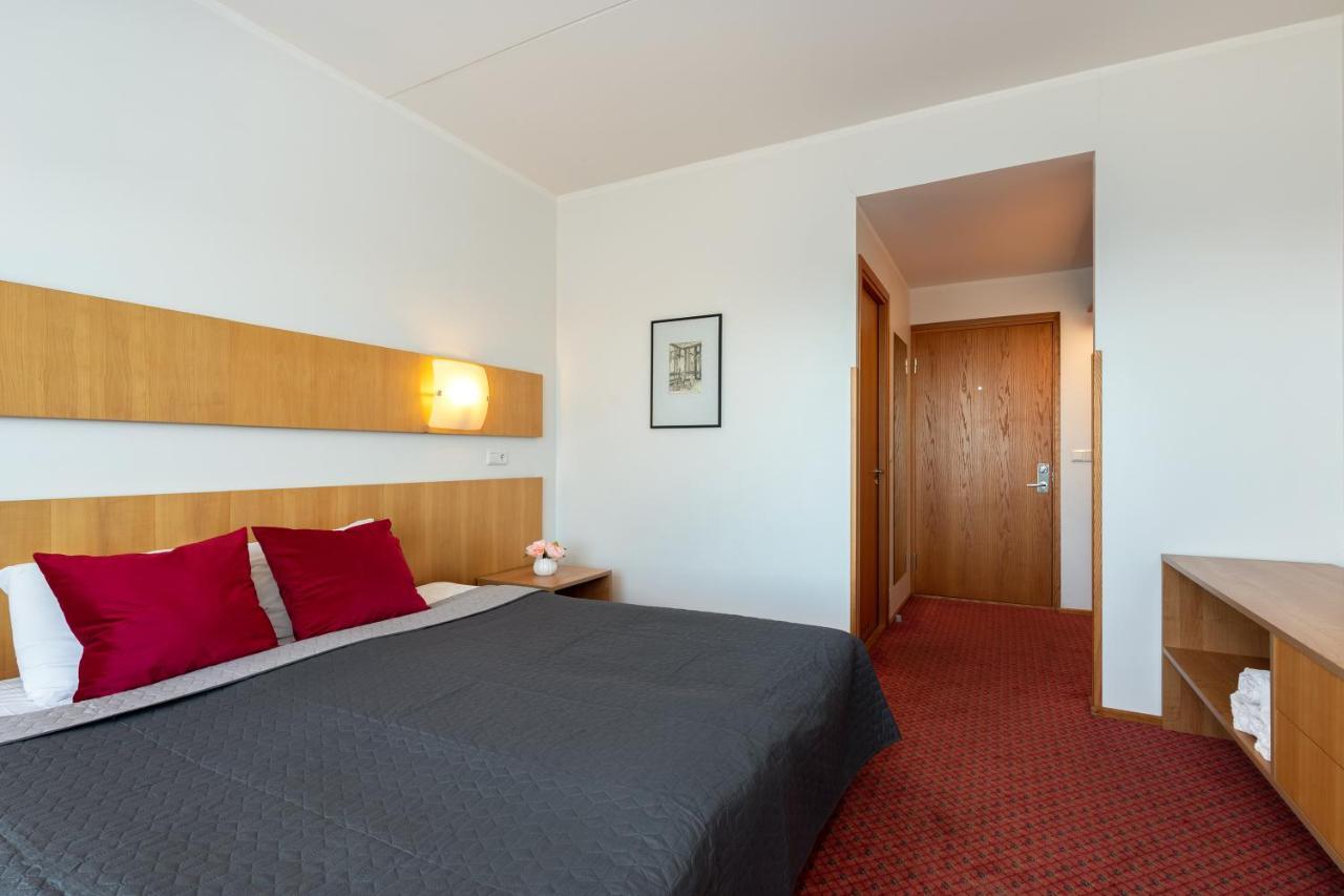 Raadimoisa Hotell Тарту Екстериор снимка