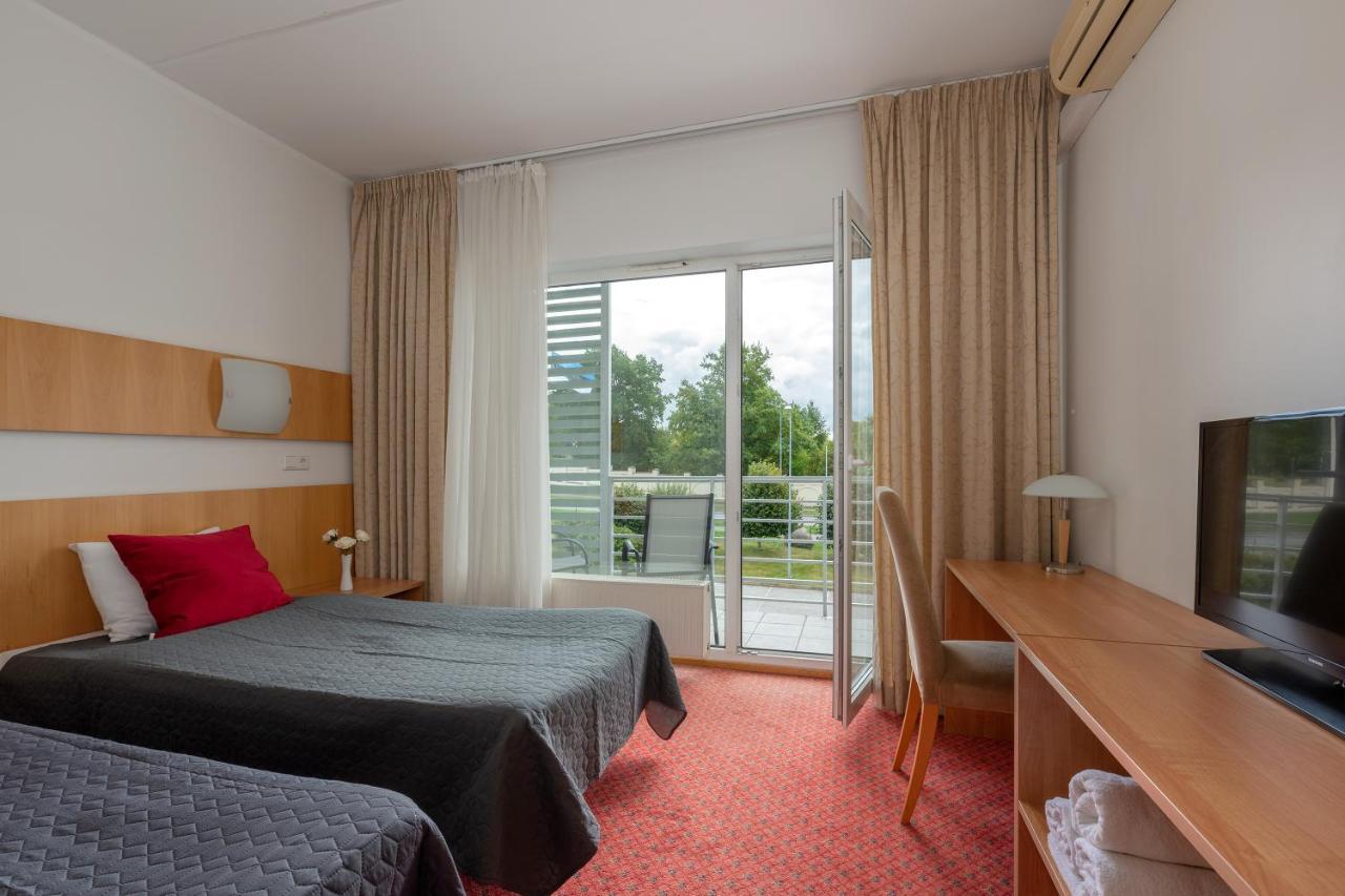 Raadimoisa Hotell Тарту Екстериор снимка
