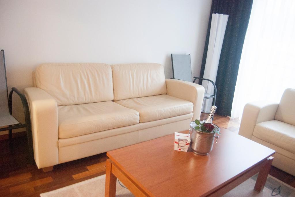 Raadimoisa Hotell Тарту Екстериор снимка