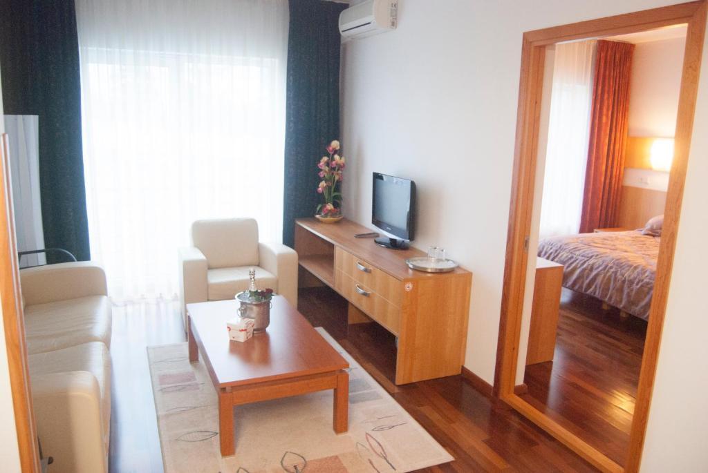 Raadimoisa Hotell Тарту Екстериор снимка