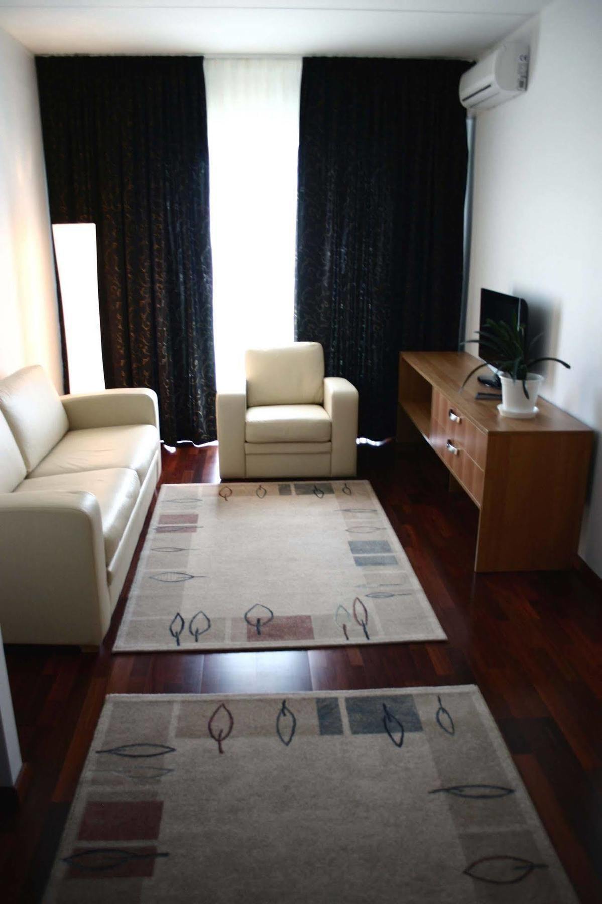 Raadimoisa Hotell Тарту Екстериор снимка
