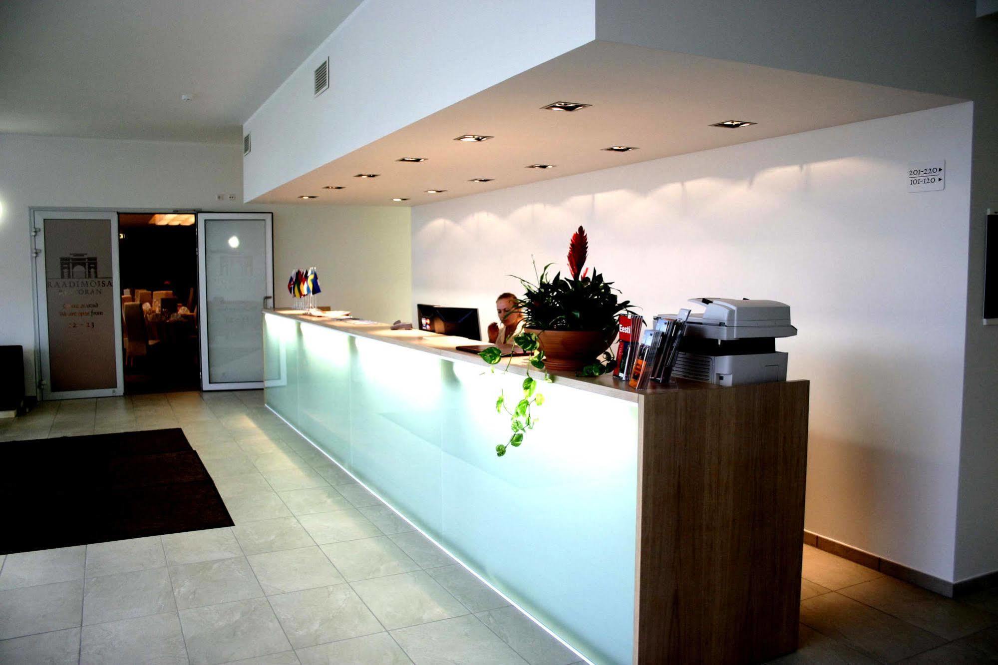 Raadimoisa Hotell Тарту Екстериор снимка