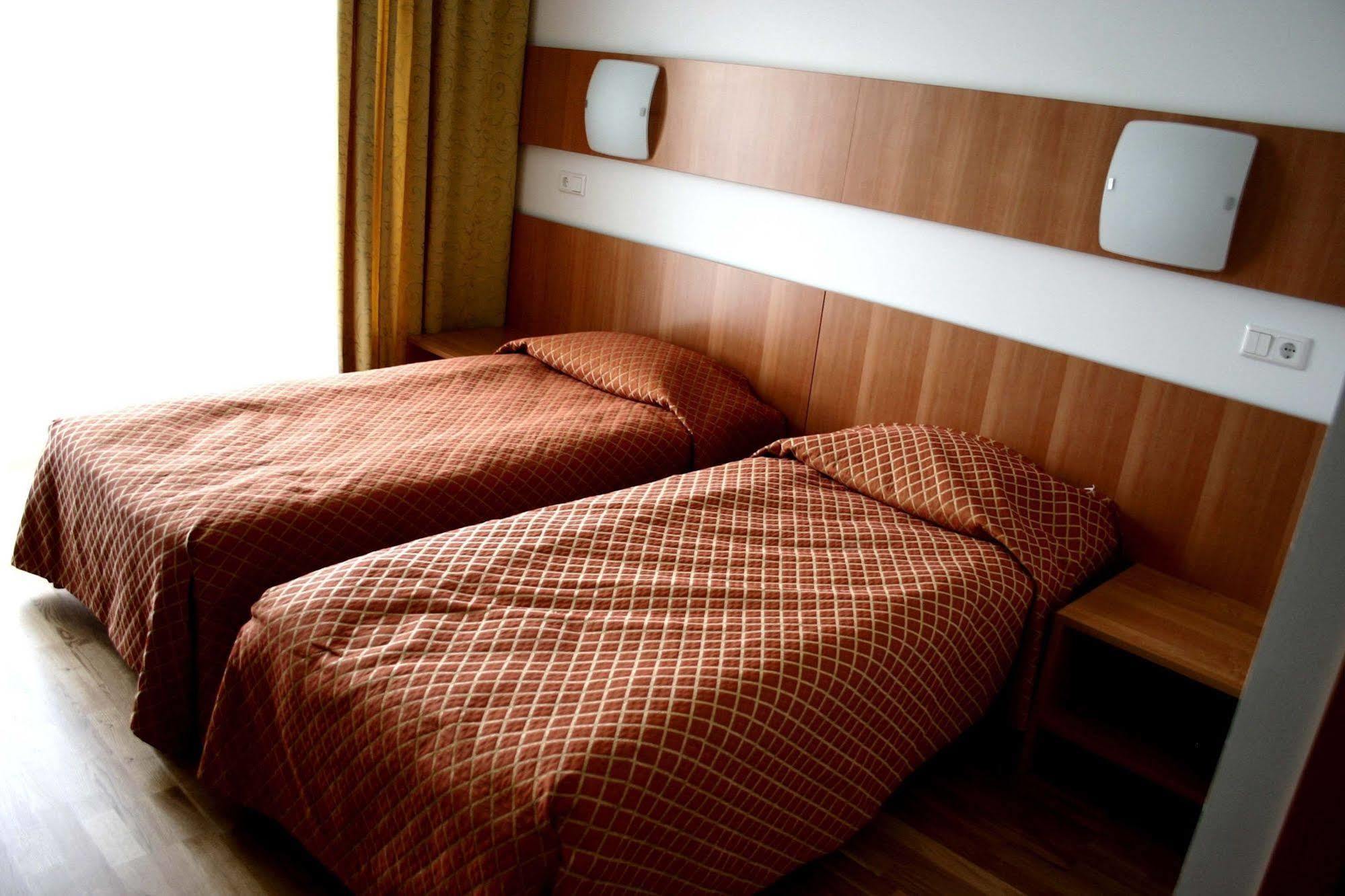 Raadimoisa Hotell Тарту Екстериор снимка