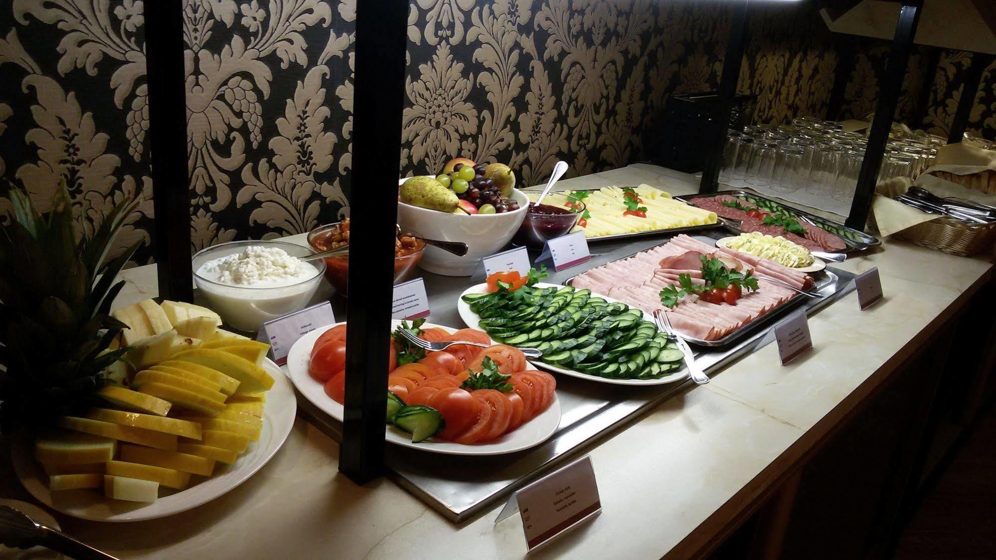 Raadimoisa Hotell Тарту Екстериор снимка